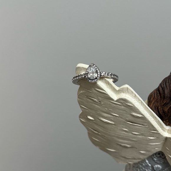 Pandora Authentic Sparkling Pear Halo Ring Size 6/52 - Picture 4 of 7